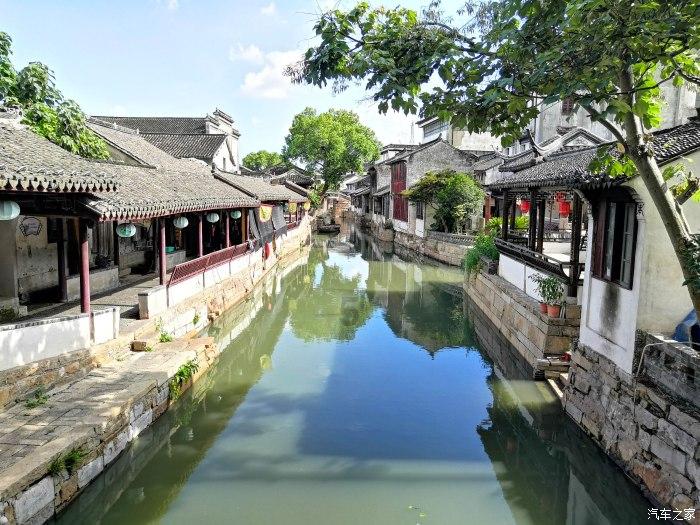 逃离沙漠建筑
